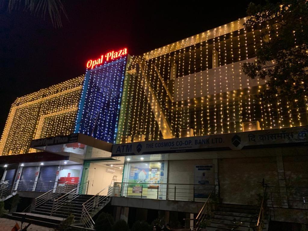 Hotel Opal Plaza Executive Waluj Buzurg Εξωτερικό φωτογραφία