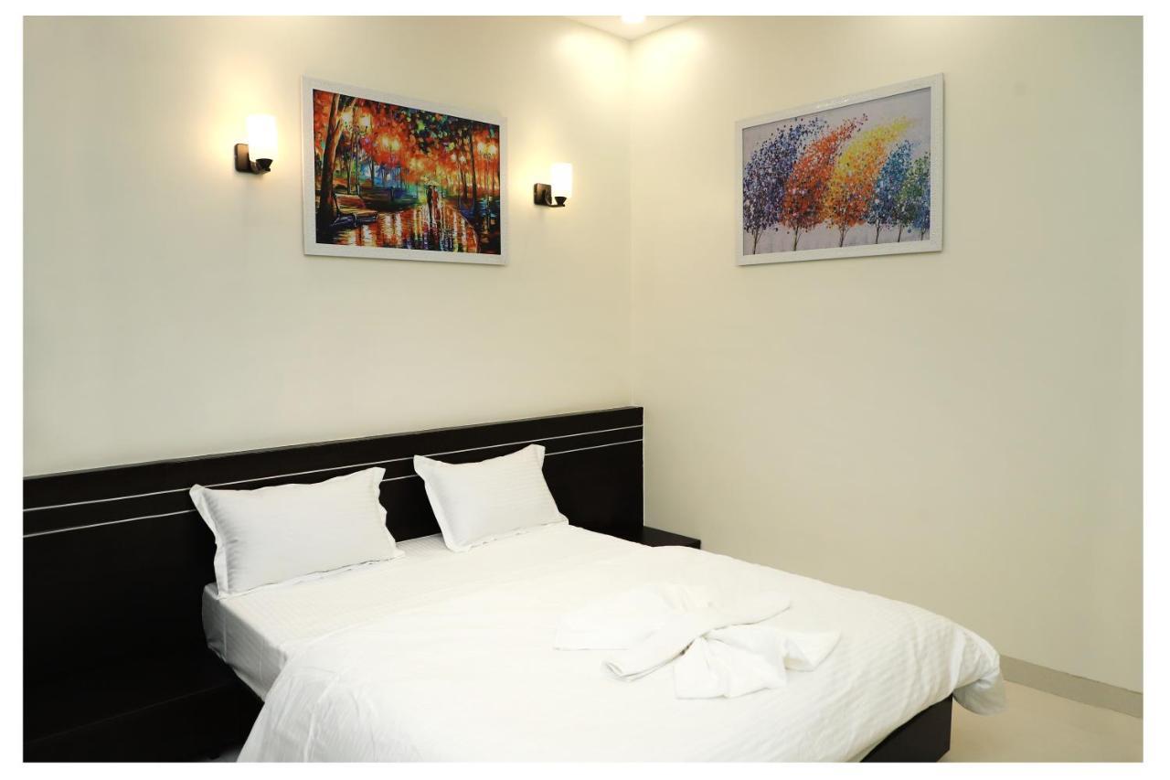 Hotel Opal Plaza Executive Waluj Buzurg Εξωτερικό φωτογραφία