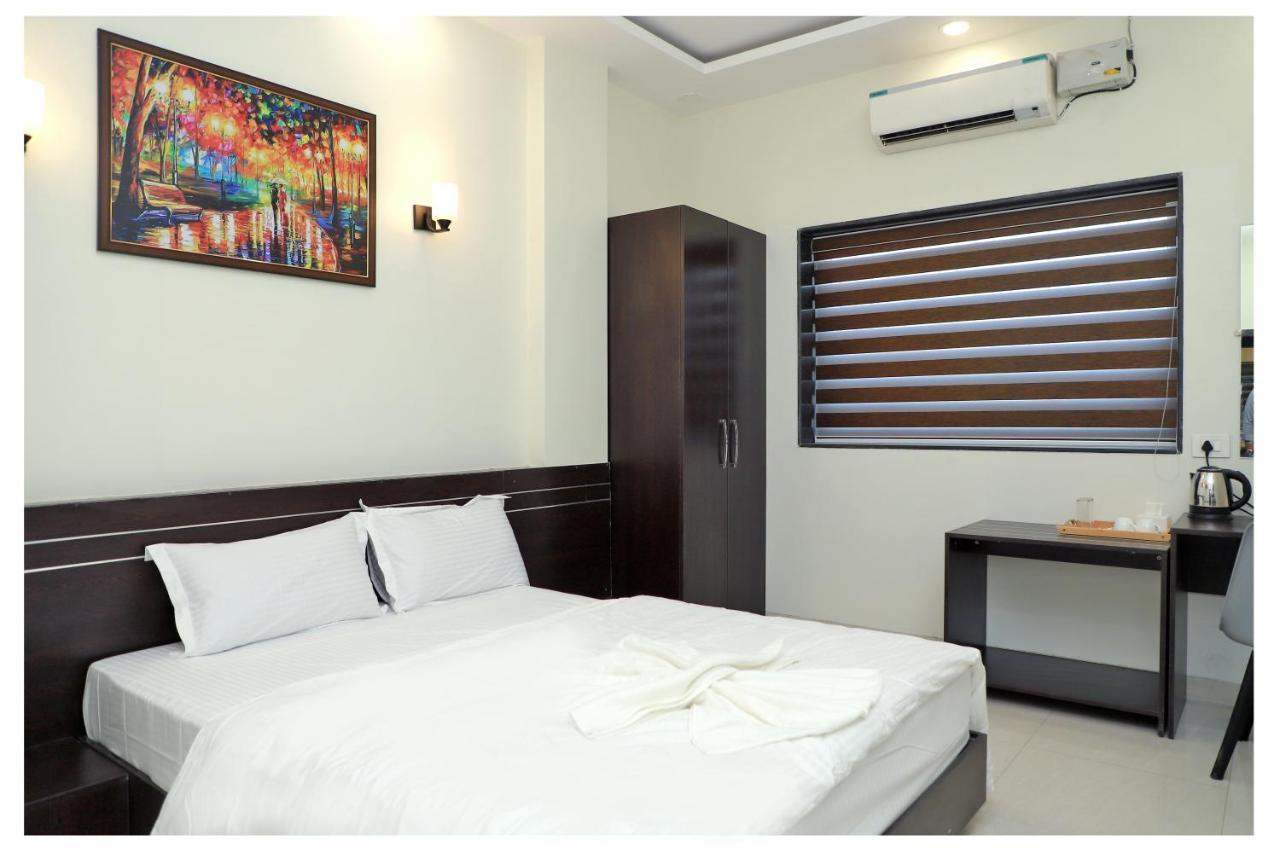 Hotel Opal Plaza Executive Waluj Buzurg Εξωτερικό φωτογραφία
