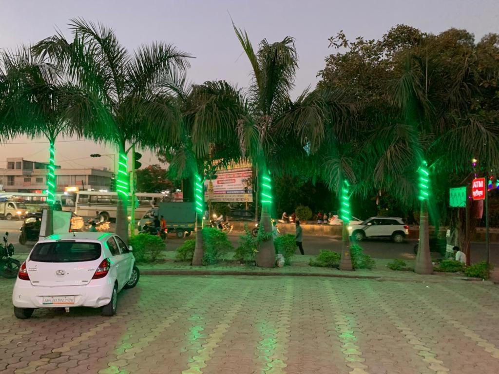 Hotel Opal Plaza Executive Waluj Buzurg Εξωτερικό φωτογραφία