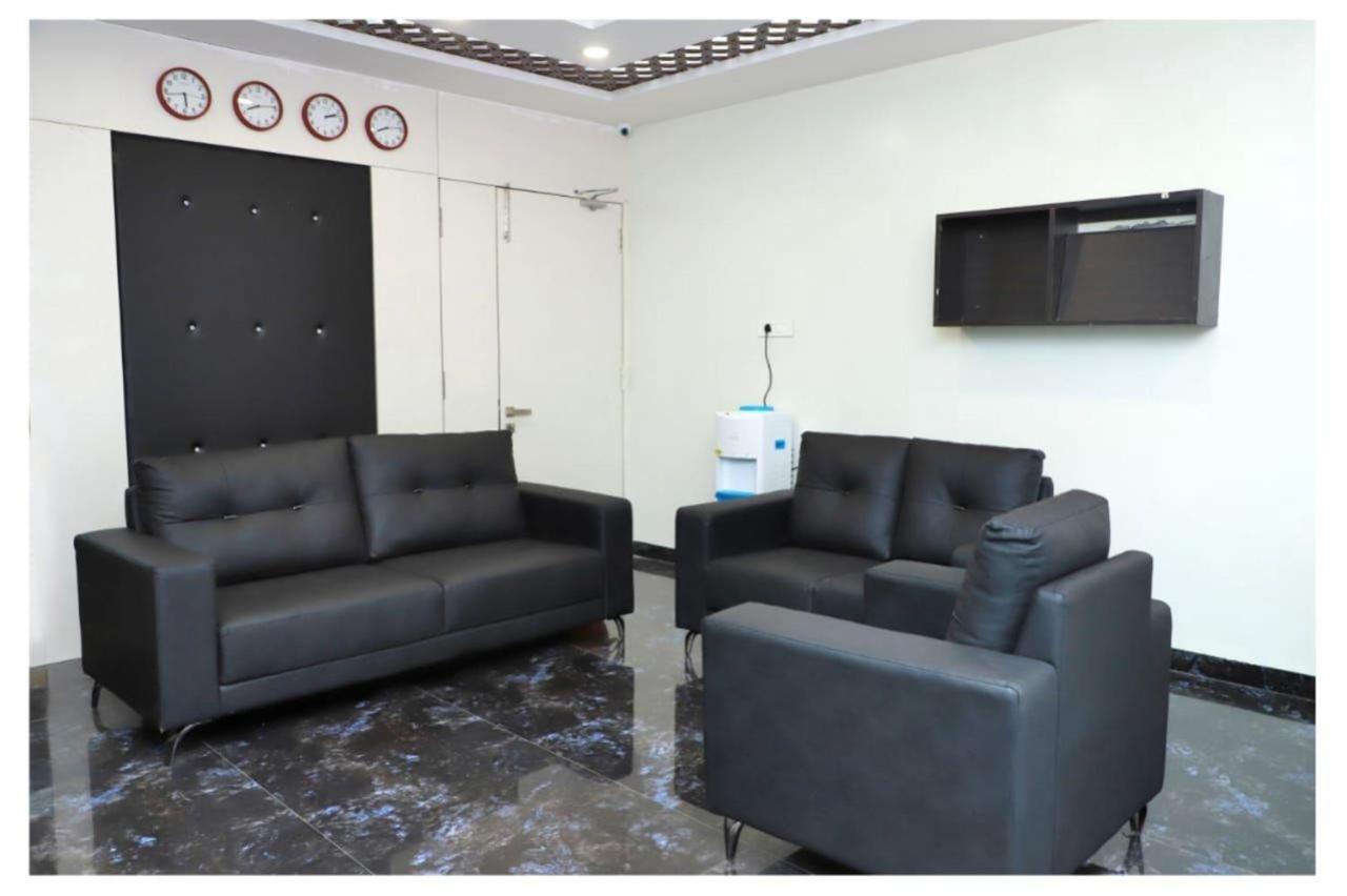 Hotel Opal Plaza Executive Waluj Buzurg Εξωτερικό φωτογραφία